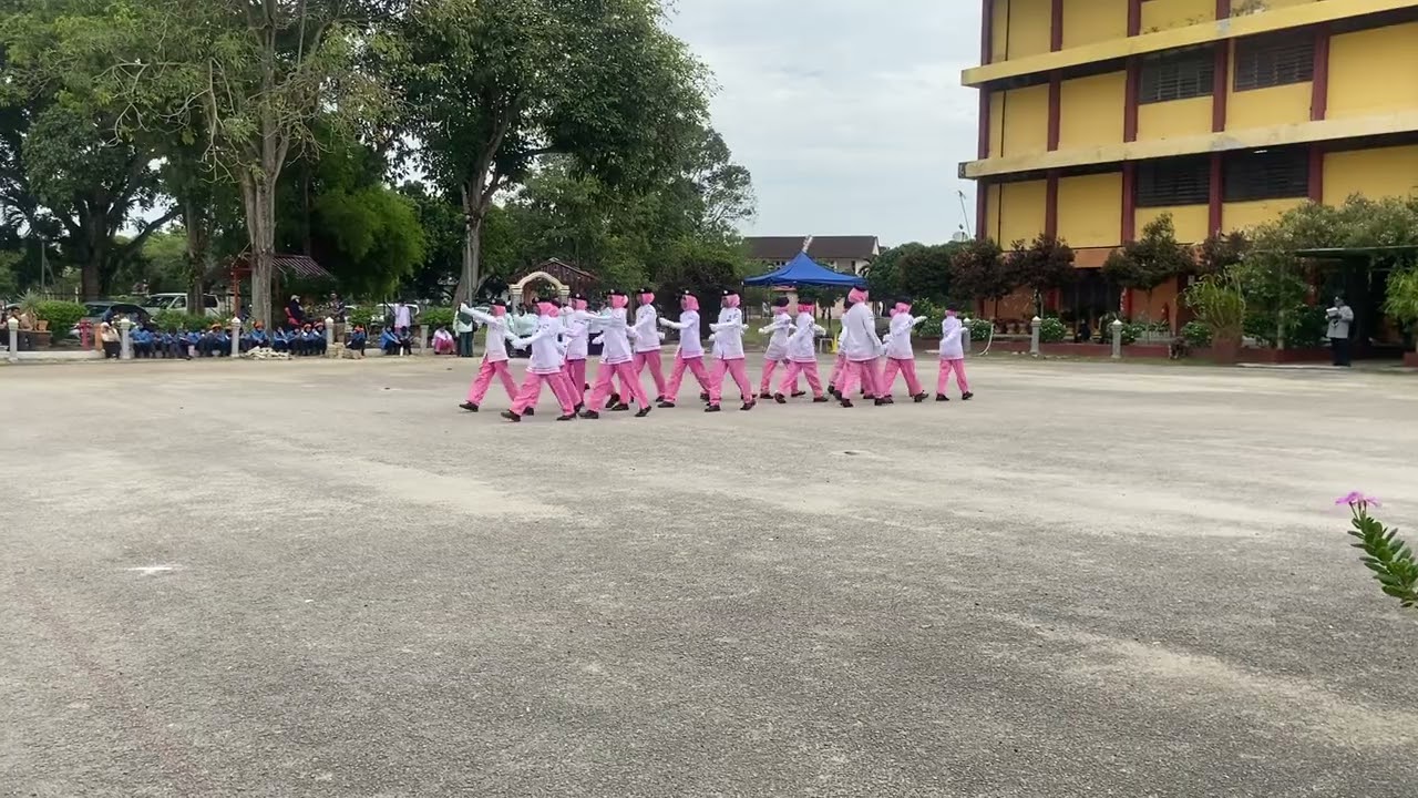 Tempat Kedua Pertandingan Kawad Kaki Peringkat Daerah SPS Kategori PBBSR. SK Sungai Duri