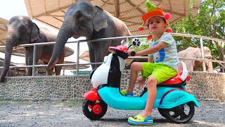 Vlad and Nikita riding bikes ride to the zoo screenshot 5