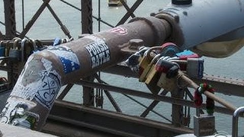 Heartache for love locks on NYC Bridge