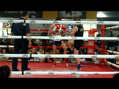 Female Pro Muay Thai Fight Brenda Hilltop VS Lena ...