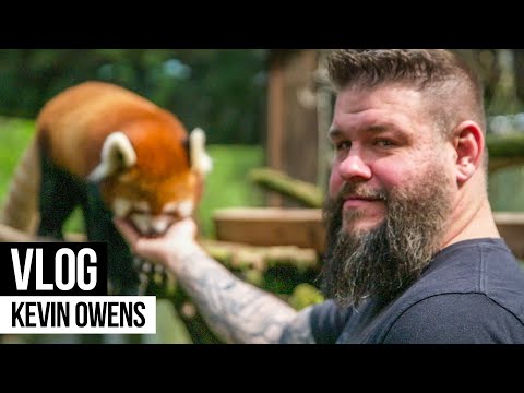 Kevin Owens feeds animals at the Pittsburgh Zoo & Aquarium: Vlog