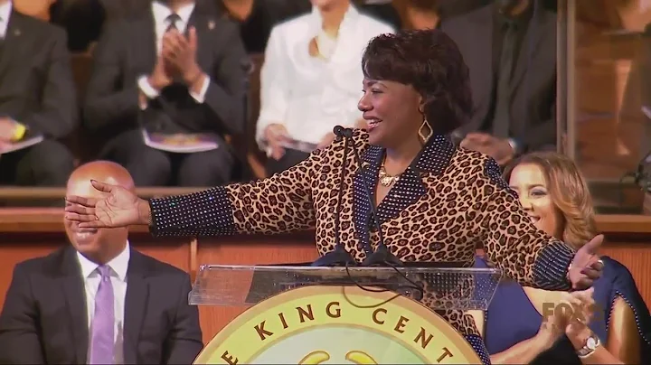 Bernice King receives standing ovation at commemor...