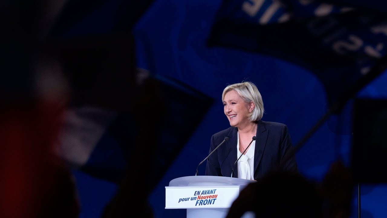 Discours de Marine Le Pen à la journée des élus FN au Futuroscope de Poitiers 🇫🇷