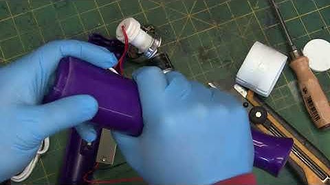 BOLTR: Hitachi MAGIC WAND omgebouwd tot USB Power Bank.