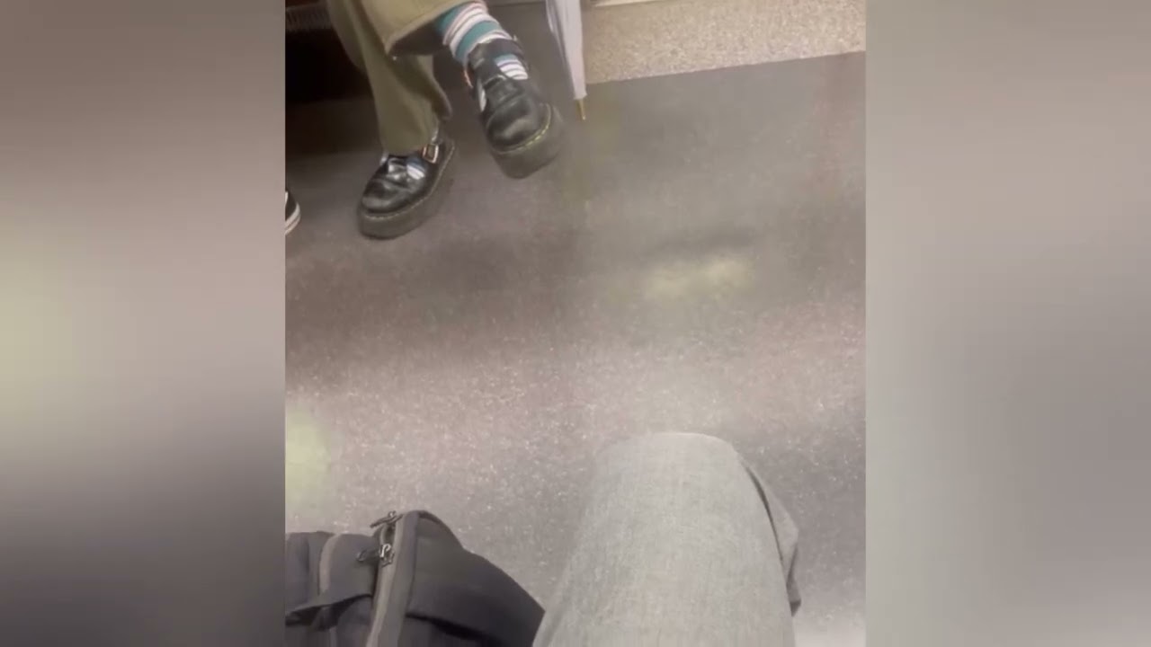 副都心線の車掌がマイク切り忘れで熱唱してしまう事故が発生