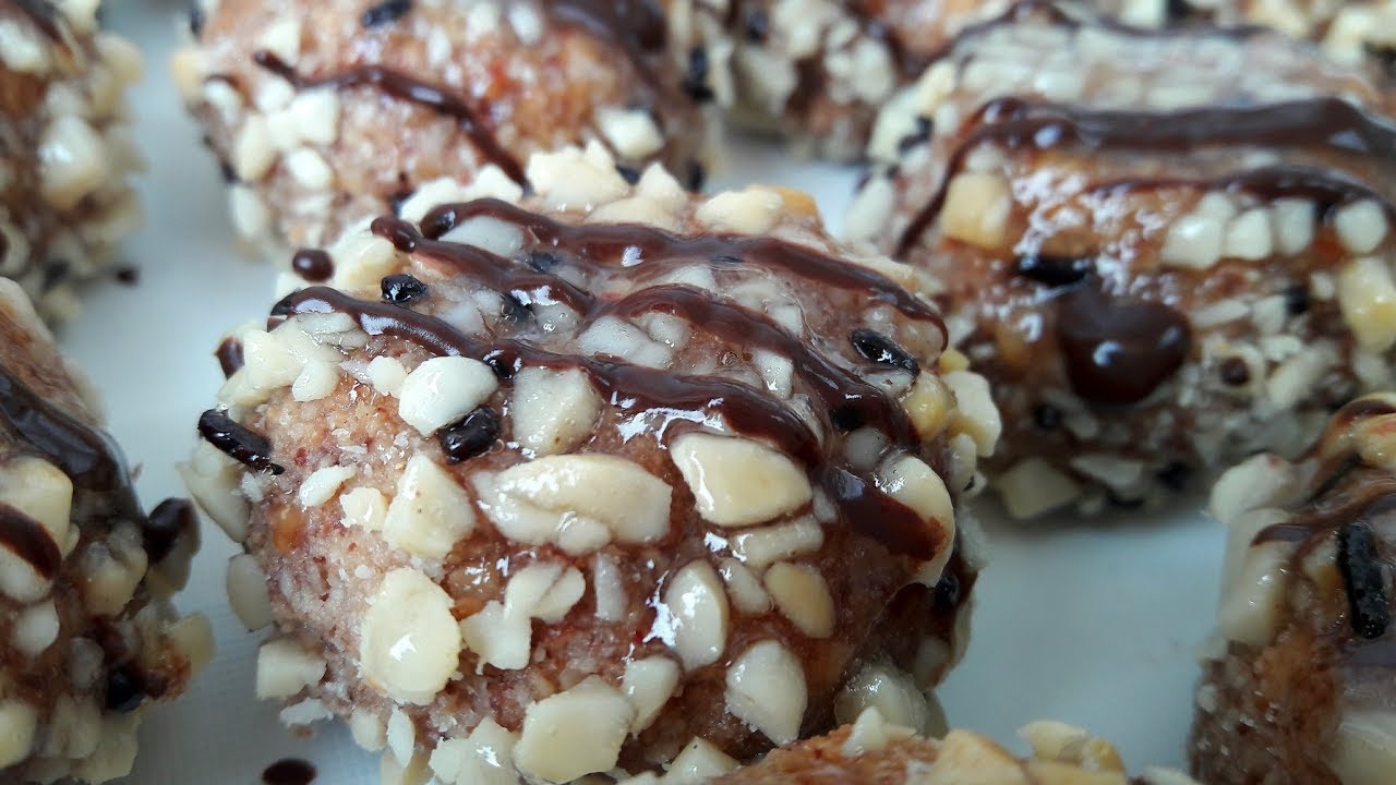 غريبة معلكة بالكاوكاو والشريحة والكوك /فيديو تعاون مع قناة حلويات النخيل