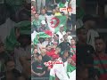 توما شوفو شنو دارو الجزائريين في علم المغرب في مباراة الجزائر بالدار البيضاء المغرب الجزائر 
