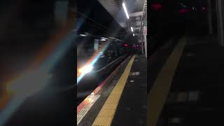 JR西日本の豪華夜行列車通過