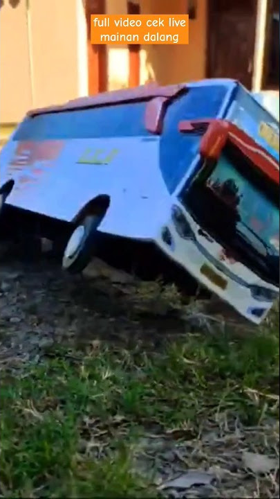 Bus telolet basuri bus eka terguling #teloletbasuri #telolet #buseka #basuri #busdraka #busekapatas