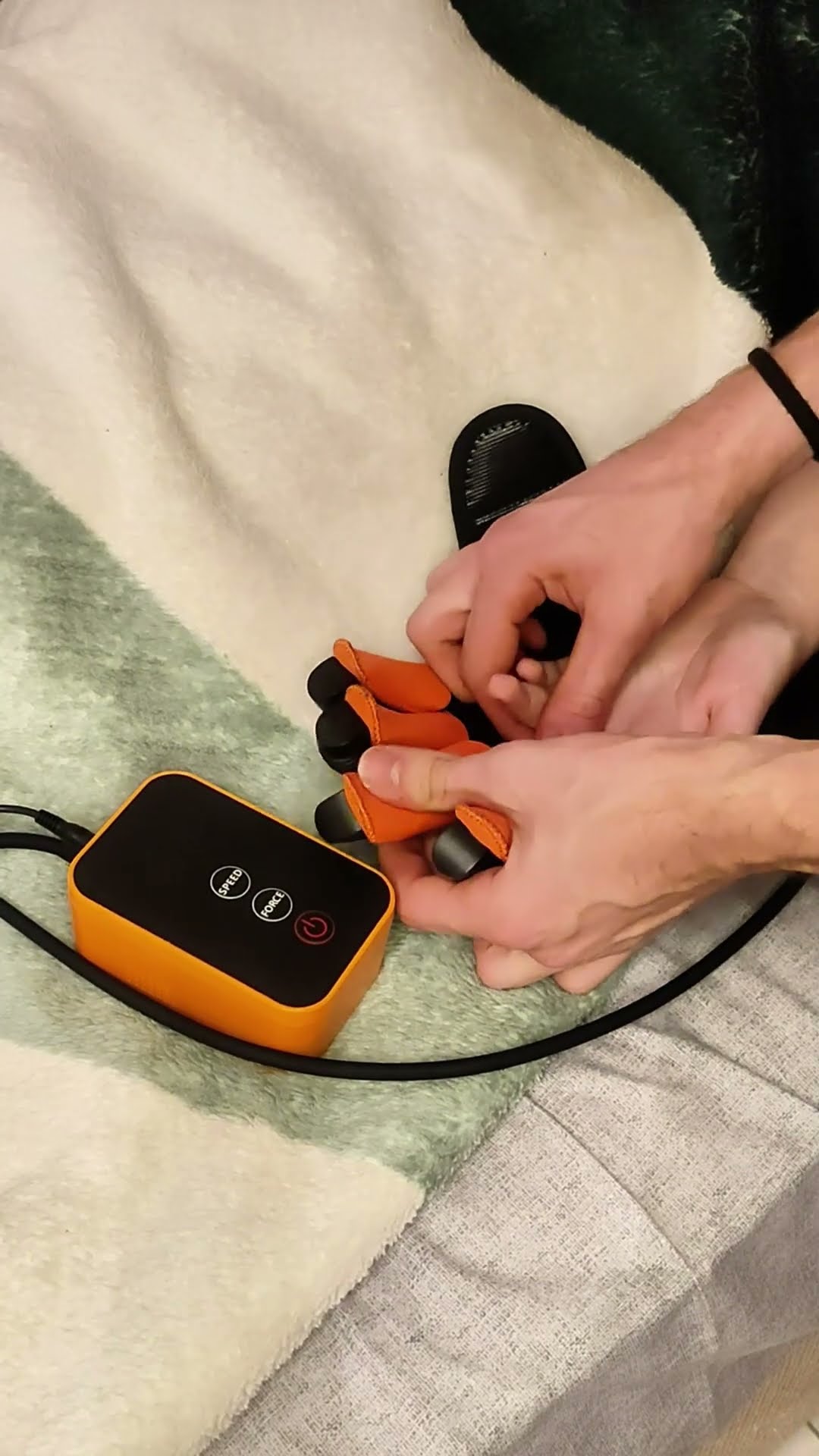 Product Link in Bio ( # 1092 ) @MaviGadgets ? ▶️ Effortless Exercise Automatic Hand Trainer Gloves