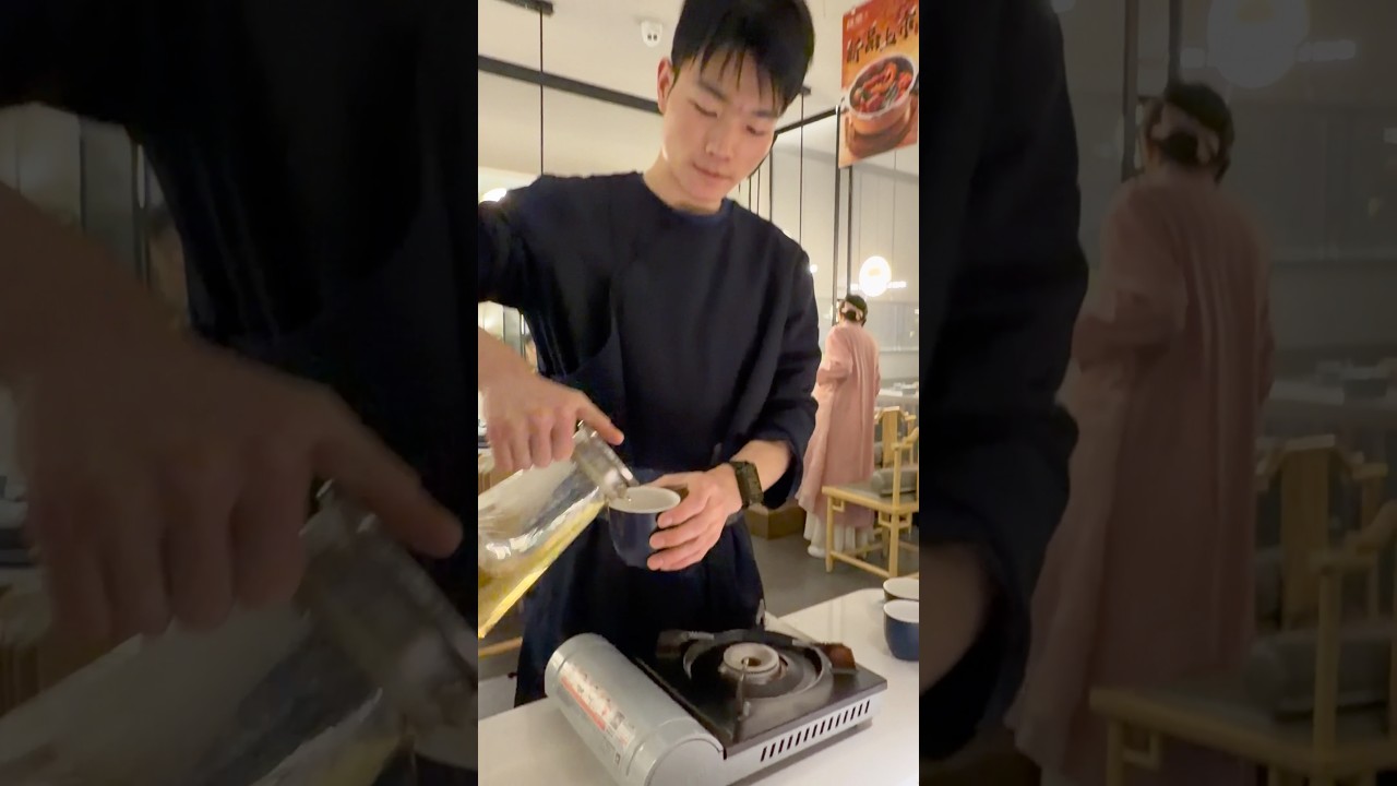 Когда зашел в фуд корж в Китае