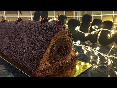bûche-pyramide-au-chocolat-insert-roulé-fourrée-aux-fraises-😋😋😊