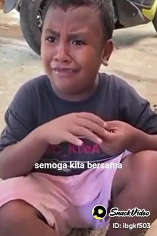 lucu : nyanyi Dengarkanlah Di Sepanjang Malam Aku Berdoa