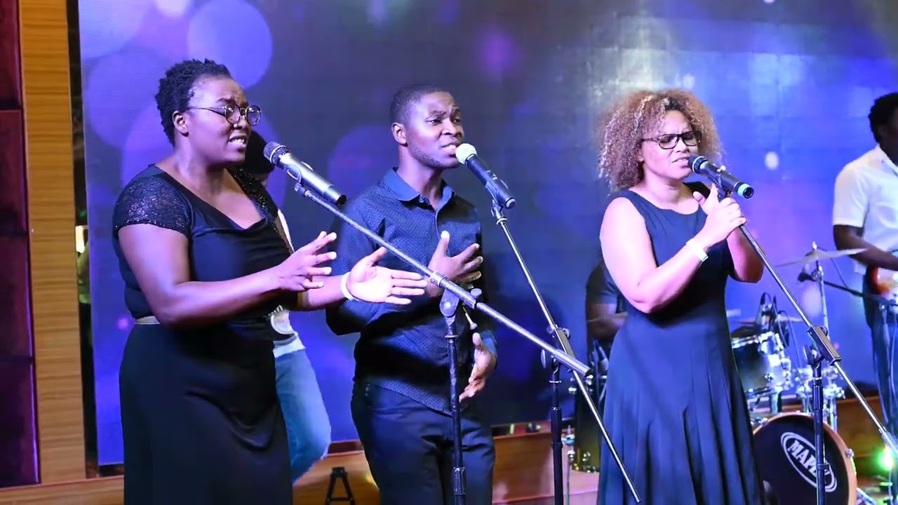 Jim Tchuka - Oh how I love Jesus (live)