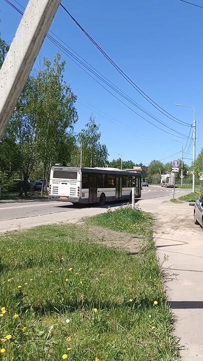 «Мосгортранс» автобус 55 едет через улицу Дружбы в сторону ТЦ ...