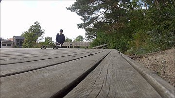 Skateboard boardslide fail
