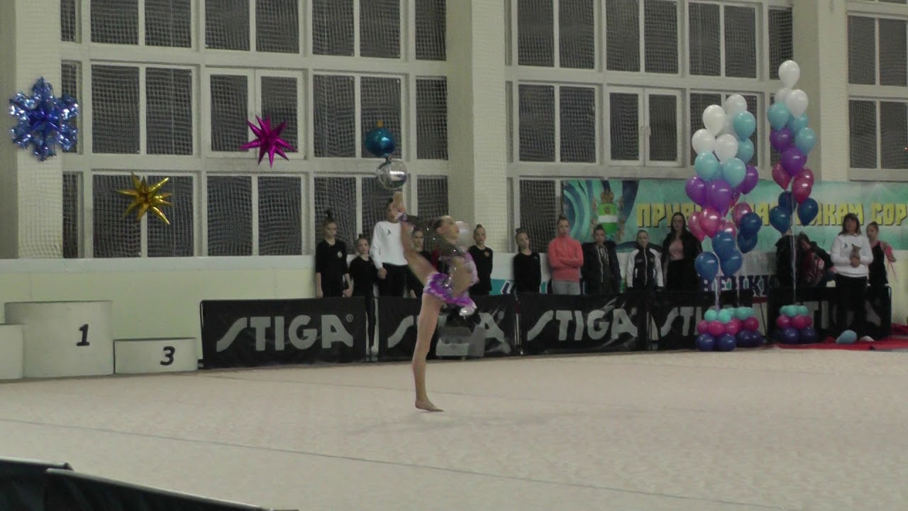 Кузьмина Алиса Мяч - YouTube