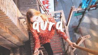 Vignette de la vidéo "Dennis Lloyd - Aura (Lyric Video)"