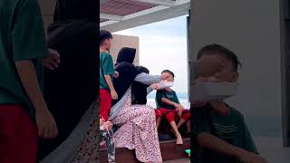 Repotnya Emak Kembar 5 Nyuapin 8 Orang Sekaligus  