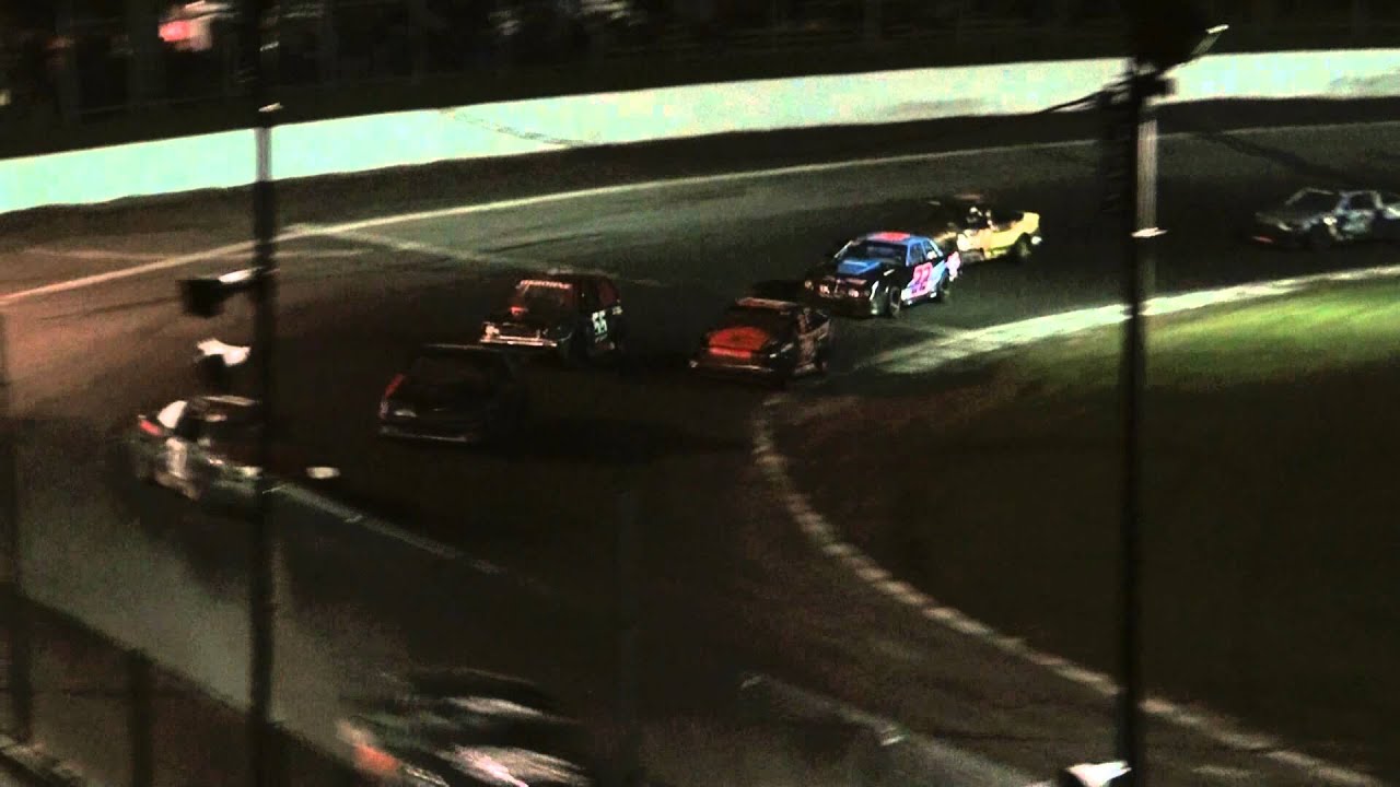 Saturn Almost Kills 2 Volkswagens @ Star 9/28/2013