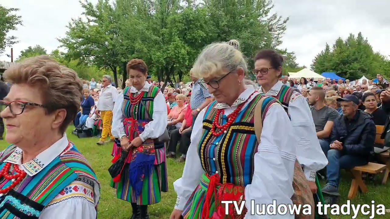 08 06 2025 tańce pod sceną w Tokarni na zielonym parkiecie bo na nic innego tancerze nie mogą liczyć