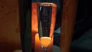 Пузырьки шампанского в замедленном времени / slowmo (Samsung Galaxy A9 2018)