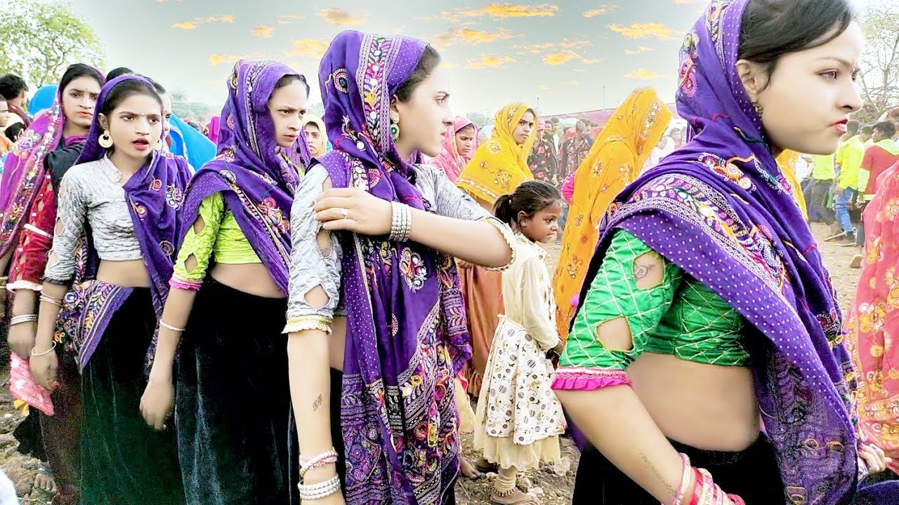 जंब भी मे तेरा चेहरा देखूं मेरा दिल दिवाना डोले | Beautiful Girls Wedding Dance| Mhuchup Timli Dance