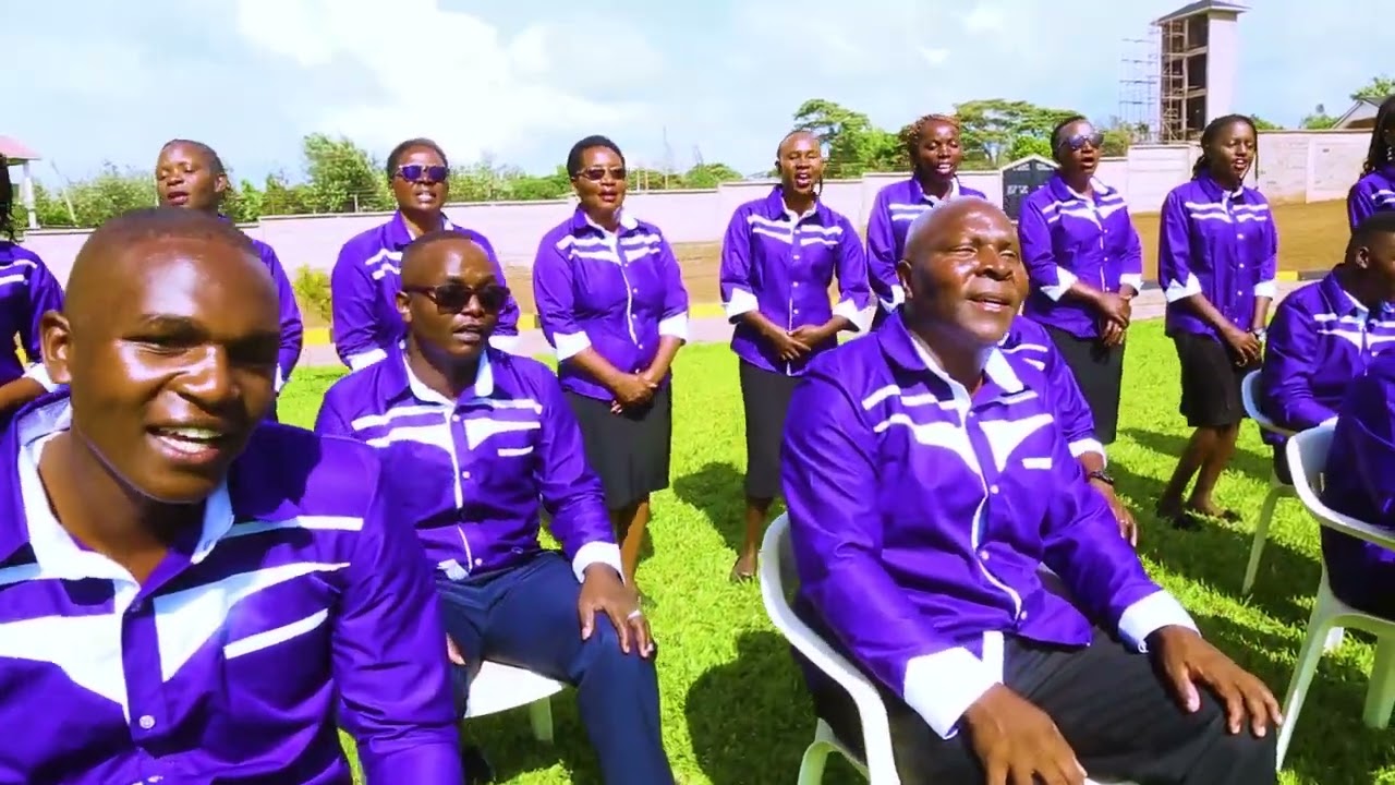 ANAKUJA MASIHA by Kwaya ya mtakatifu Anna Kamiu, mtunzi Paul M