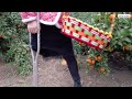 Sasa: Sak lady was picking oranges in the orchard