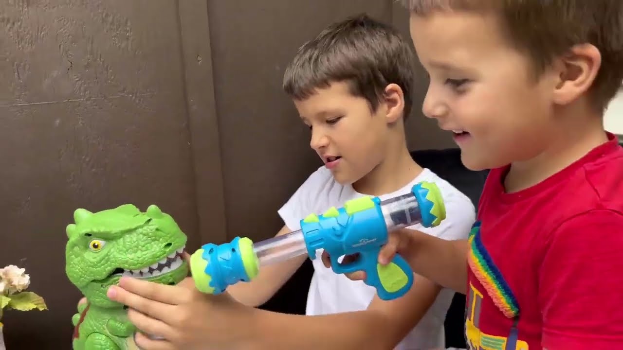 Gioco Tiro A Segno Elettronico A Forma Di Dinosauro Con Pistole A Pompa, 48 Palline In EVA, Suoni E Nebbia Spray, Per Bambini 6-12 Anni