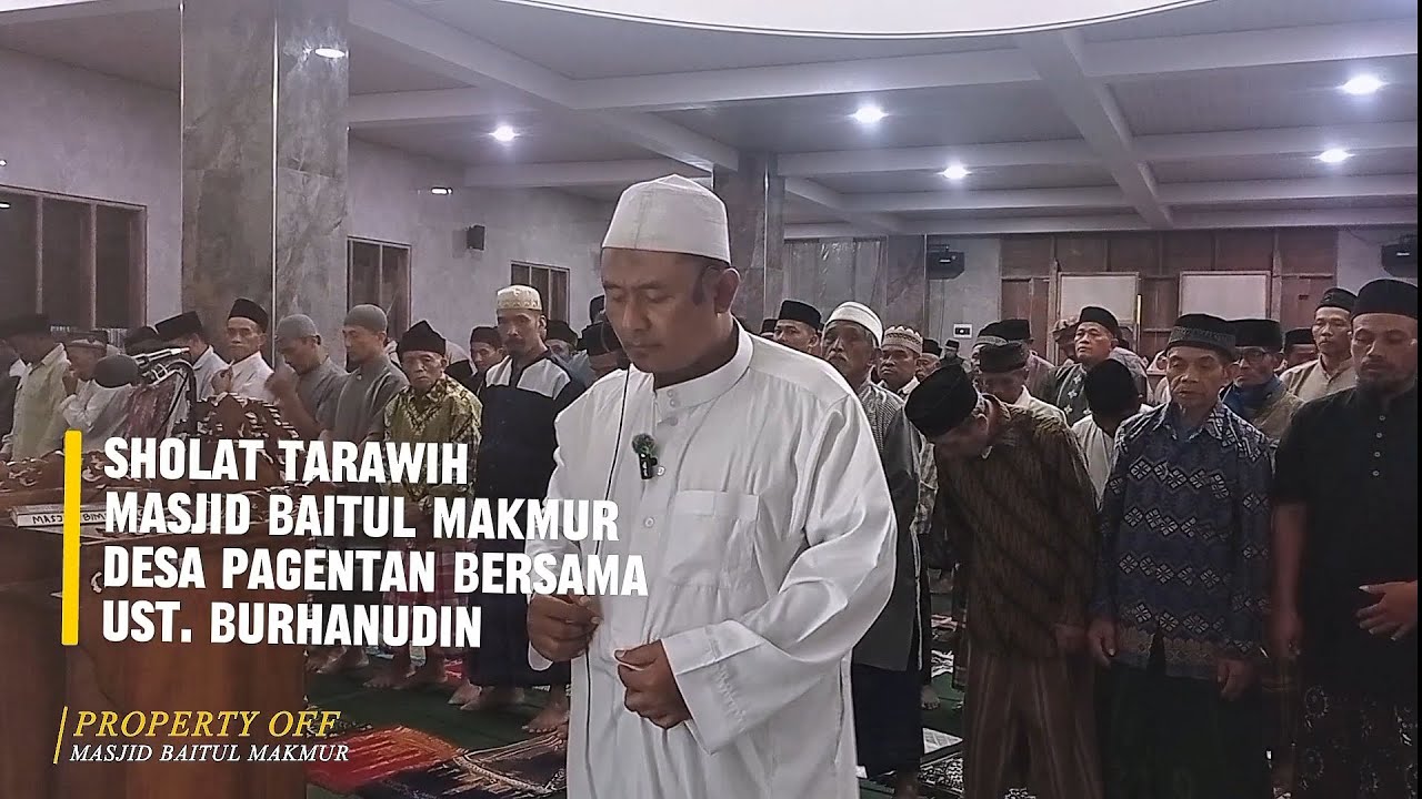 Momen Khidmat Sholat Tarawih di Masjid Baitul Makmur, Desa Pagentan