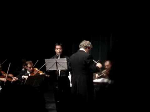 Mozart - clarinet concerto . 2nd movement