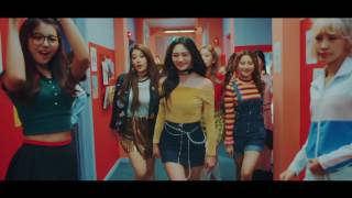 pristin walking to wee woo for 3 minutes and 7 seconds
