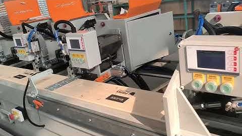 SF4070 pallet collar assembly machine with 2 workers