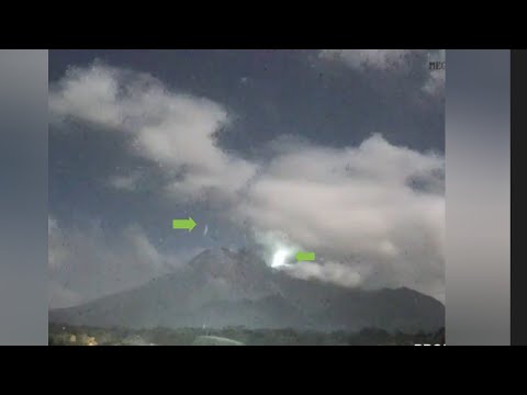 Meteor Hits Merapi Volcano... I Think It's A Meteor 🤔