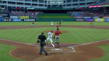 HOU@TEX: DeShields sends Rua home on grounder