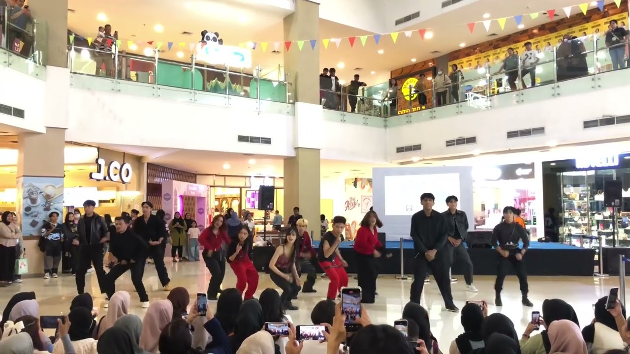 250523 YOULLENCE X LG_ENTERTAINMENT cover EVERGLOW ‘FIRST’ at KPOP IN PUBLIC 3