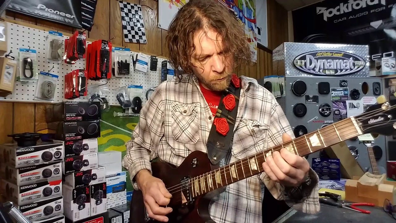 2006 LES PAUL STUDIO GETS READY TO SELL