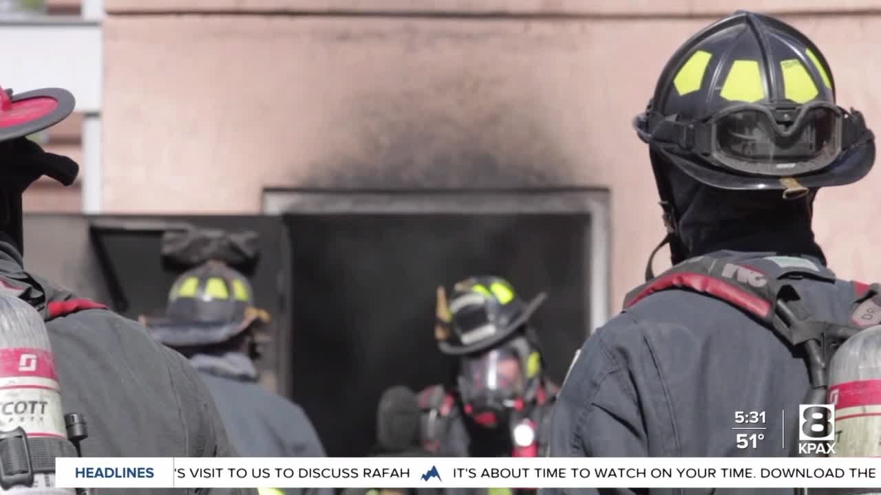Missoula firefighters undergo live fire training - YouTube