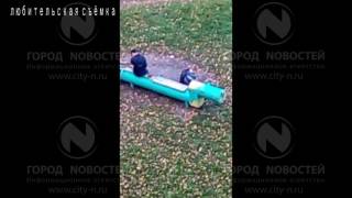 Наркоманы колются около Кузнецкого районного суда в Новокузнецке Наркоманы колются около Кузнецкого районного суда в Новокузнецке