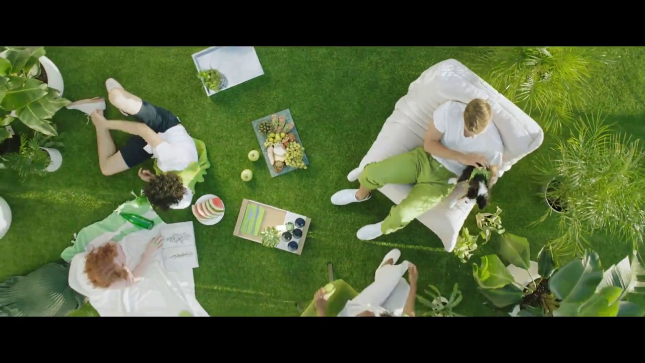 PANTONE © GREENERY: Colour of the Year 2017