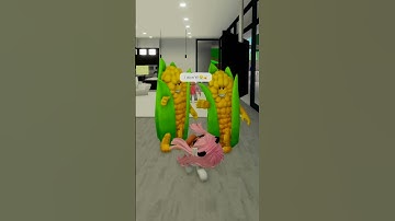 layla didnt want corn bro...🌽😂#robloxshorts #roblox