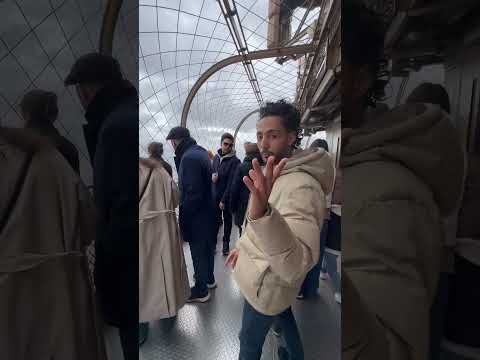 من اعلى قمة في باريس برج ايفل