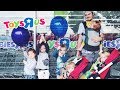 Shopping Spree at Toys R Us with Six Kids!