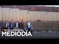 Miles de migrantes cruzan la frontera por Yuma, Arizona | Noticias Telemundo