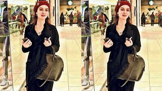 Birce Akalay Alış Veriş Merkezinden Çıkarken Görüntülendi.çellikol