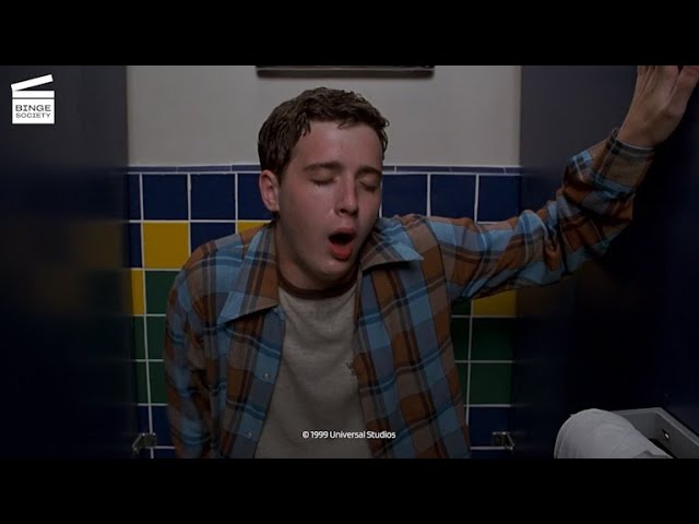 American Pie: Embarrassing moment at the bathroom HD CLIP class=