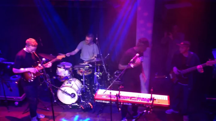 Tom Misch - J Dilla Mash Up - Feat Barney Artist -...