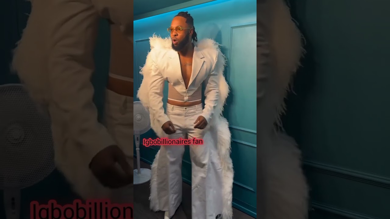 FLAVOUR'S FASHION STATEMENT! Singer Looks Dapper for the Show