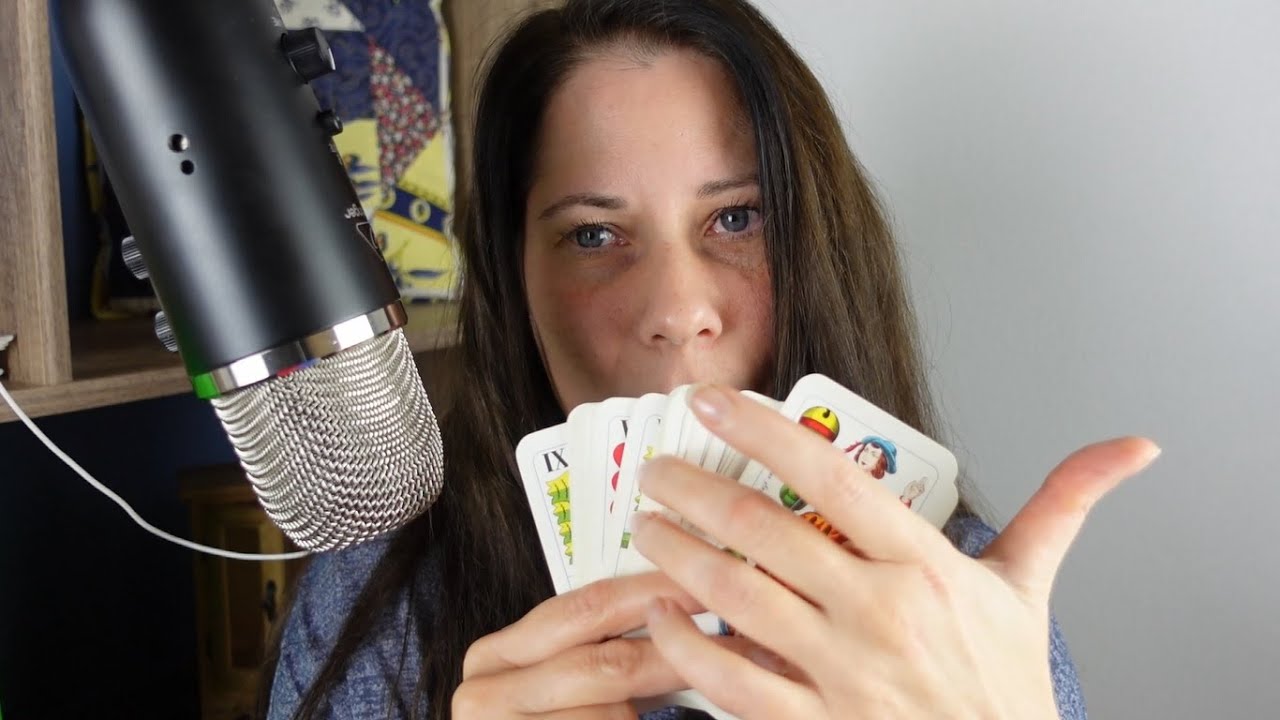 Magyar ASMR | monoton, halk beszédes suttogás, kártyák bemutatása